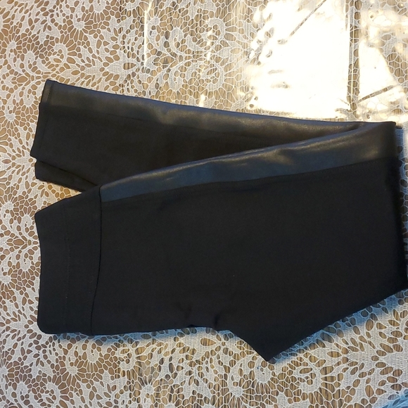Silky Leggings With Faux Leather - Picture 3 of 9
